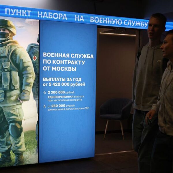 Росія мобілізує 120 тисяч, знову обіцяючи не відправляти на війну в Україну