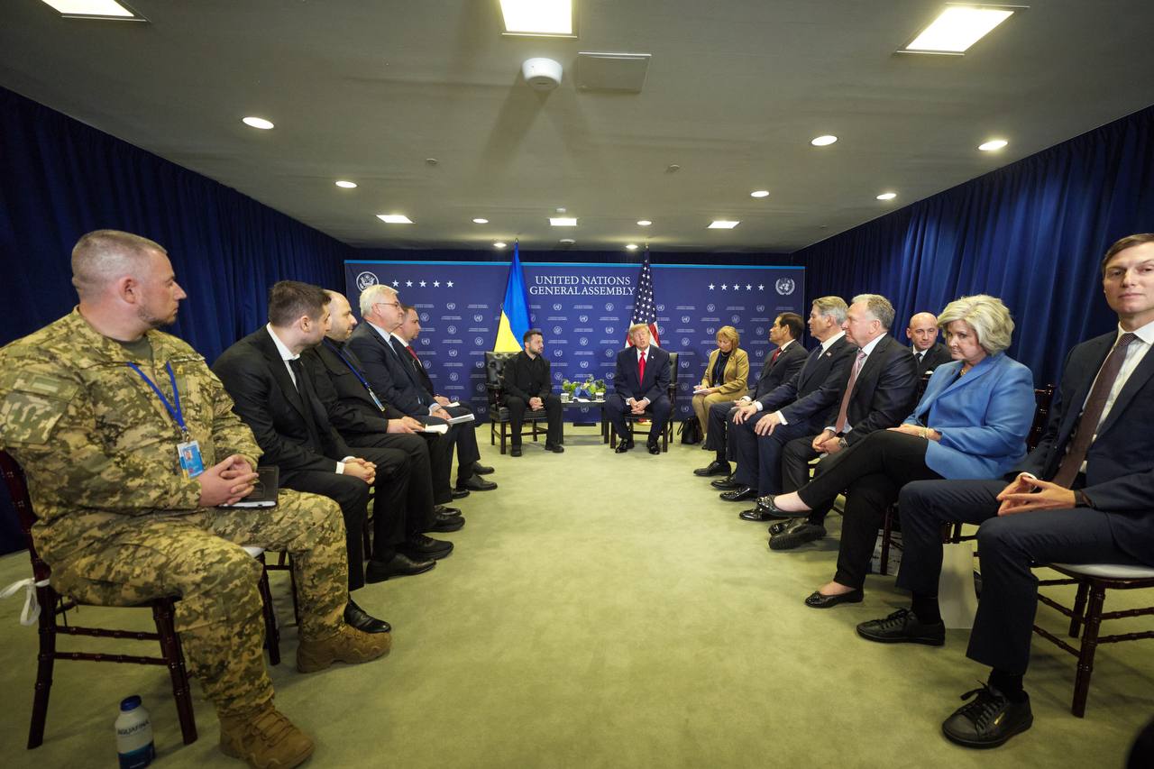 Officials from Ukraine and the United States, including President Volodymyr Zelensky and U.S. President Donald Trump, meet on the sidelines of the U.N. General Assembly in New York City on Sept. 22, 2026. (Volodymyr Zelensky / Telegram)